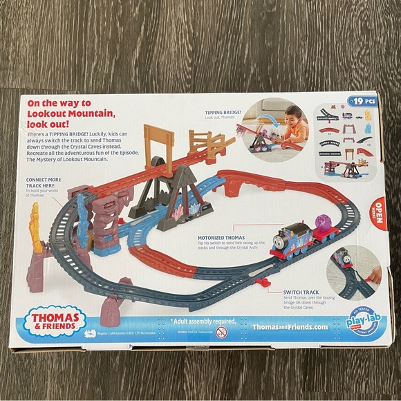 New! Thomas & Friends Motorized Crystal Caves Adventure Set - Picture 2 of 15